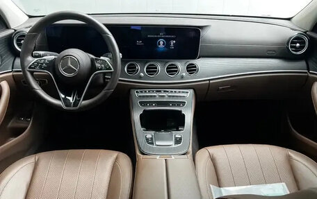 Mercedes-Benz E-Класс, 2022 год, 3 650 065 рублей, 2 фотография