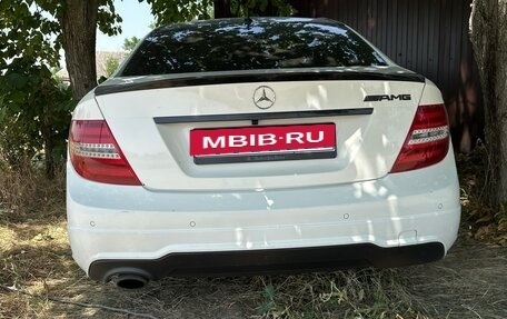 Mercedes-Benz C-Класс, 2011 год, 980 000 рублей, 1 фотография