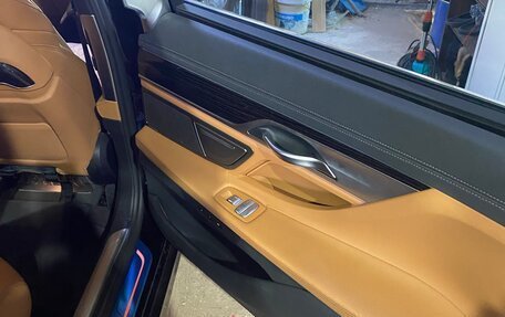 BMW 7 серия, 2019 год, 6 000 000 рублей, 4 фотография