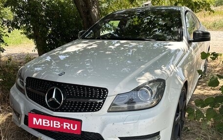 Mercedes-Benz C-Класс, 2011 год, 980 000 рублей, 2 фотография