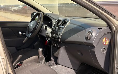 Renault Logan II, 2017 год, 714 000 рублей, 13 фотография