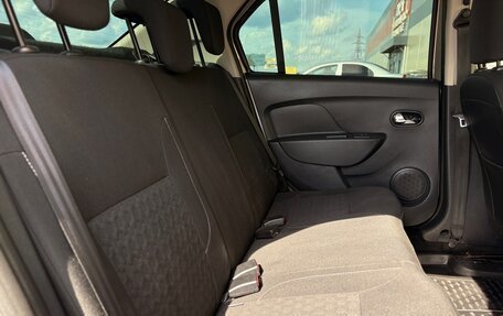 Renault Logan II, 2017 год, 714 000 рублей, 20 фотография