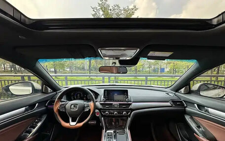 Honda Inspire, 2022 год, 1 900 000 рублей, 5 фотография
