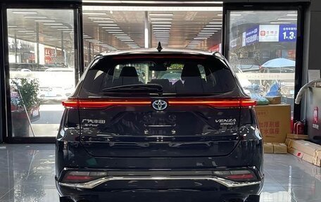Toyota Venza, 2022 год, 3 700 000 рублей, 3 фотография