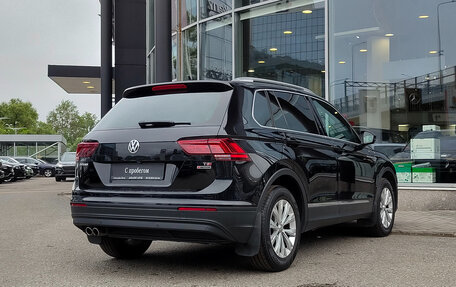 Volkswagen Tiguan II, 2017 год, 1 695 000 рублей, 2 фотография