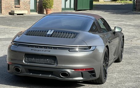Porsche 911, 2022 год, 14 700 000 рублей, 9 фотография
