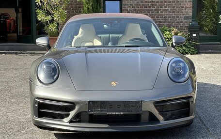 Porsche 911, 2022 год, 14 700 000 рублей, 15 фотография