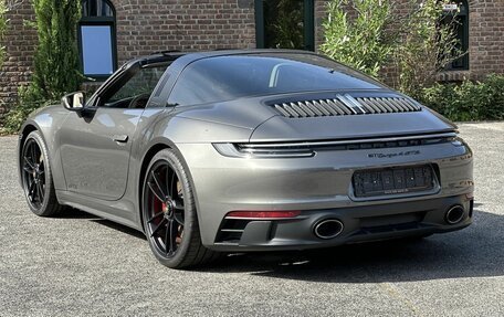 Porsche 911, 2022 год, 14 700 000 рублей, 7 фотография