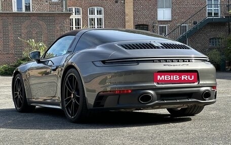 Porsche 911, 2022 год, 14 700 000 рублей, 8 фотография