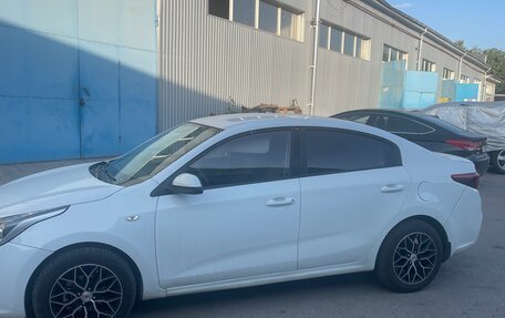 KIA Rio IV, 2018 год, 1 350 000 рублей, 4 фотография