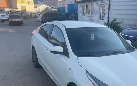 KIA Rio IV, 2018 год, 1 350 000 рублей, 2 фотография
