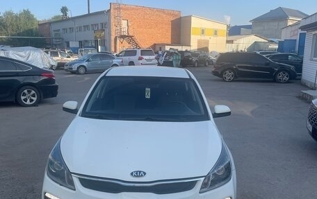 KIA Rio IV, 2018 год, 1 350 000 рублей, 3 фотография