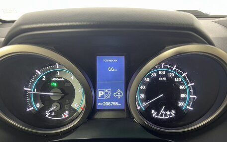 Toyota Land Cruiser Prado 150 рестайлинг 2, 2013 год, 2 785 000 рублей, 13 фотография