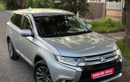 Mitsubishi Outlander III рестайлинг 3, 2017 год, 1 890 000 рублей, 29 фотография