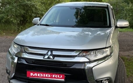 Mitsubishi Outlander III рестайлинг 3, 2017 год, 1 890 000 рублей, 33 фотография