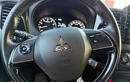 Mitsubishi Outlander III рестайлинг 3, 2017 год, 1 890 000 рублей, 40 фотография