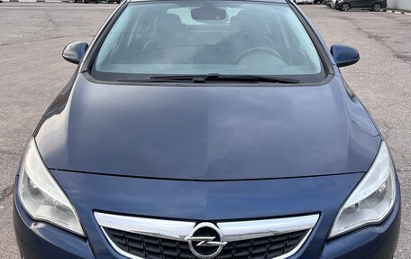 Opel Astra J, 2010 год, 650 000 рублей, 3 фотография