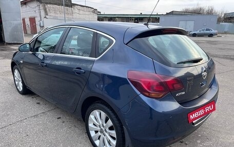 Opel Astra J, 2010 год, 650 000 рублей, 4 фотография