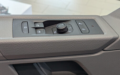Volkswagen Transporter T6 рестайлинг, 2024 год, 9 180 000 рублей, 13 фотография