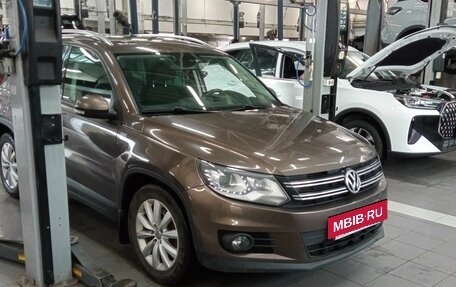 Volkswagen Tiguan II, 2016 год, 1 320 000 рублей, 2 фотография