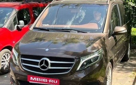 Mercedes-Benz V-Класс, 2015 год, 4 050 000 рублей, 4 фотография