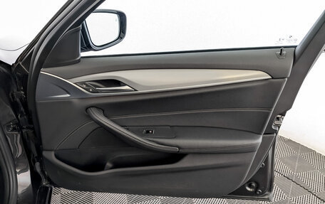 BMW 5 серия, 2019 год, 3 200 000 рублей, 26 фотография