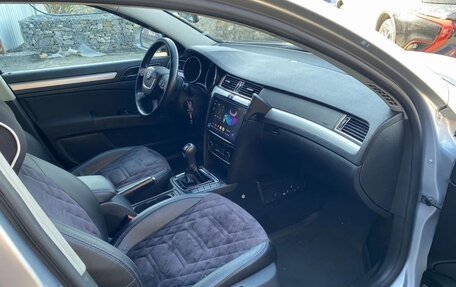 Skoda Superb III рестайлинг, 2010 год, 1 200 000 рублей, 20 фотография