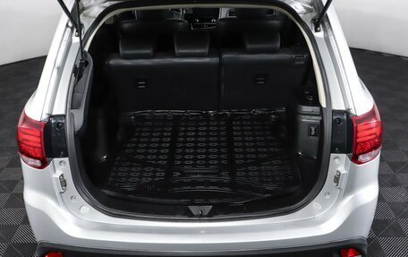 Mitsubishi Outlander III рестайлинг 3, 2021 год, 2 477 000 рублей, 10 фотография