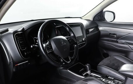 Mitsubishi Outlander III рестайлинг 3, 2021 год, 2 477 000 рублей, 15 фотография