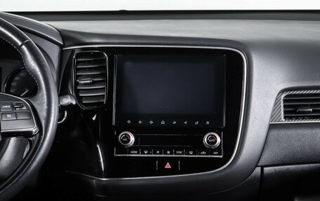 Mitsubishi Outlander III рестайлинг 3, 2021 год, 2 477 000 рублей, 14 фотография