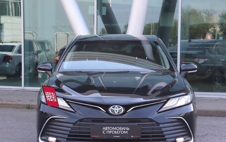 Toyota Camry, 2022 год, 3 199 000 рублей, 2 фотография