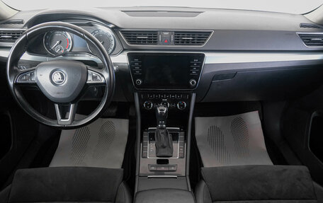 Skoda Superb III рестайлинг, 2017 год, 2 099 000 рублей, 13 фотография