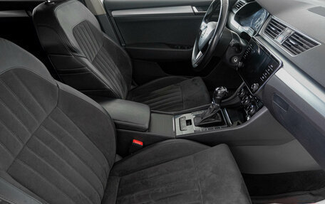 Skoda Superb III рестайлинг, 2017 год, 2 099 000 рублей, 11 фотография