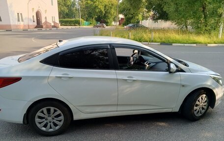 Hyundai Solaris II рестайлинг, 2015 год, 670 000 рублей, 7 фотография