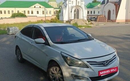 Hyundai Solaris II рестайлинг, 2015 год, 670 000 рублей, 2 фотография