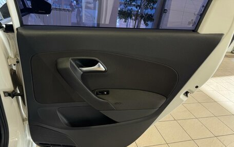 Volkswagen Polo VI (EU Market), 2011 год, 780 000 рублей, 17 фотография