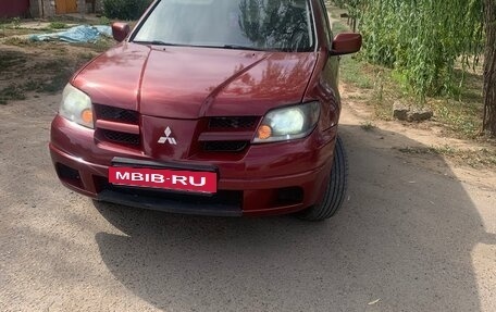 Mitsubishi Outlander III рестайлинг 3, 2003 год, 380 000 рублей, 2 фотография