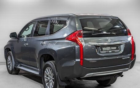 Mitsubishi Pajero Sport III рестайлинг, 2018 год, 2 500 000 рублей, 7 фотография