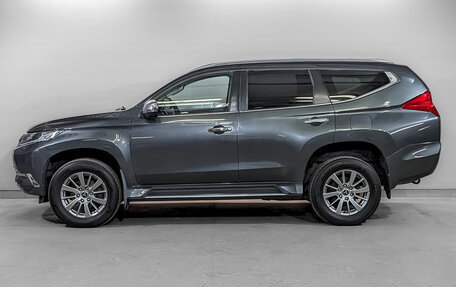 Mitsubishi Pajero Sport III рестайлинг, 2018 год, 2 500 000 рублей, 8 фотография