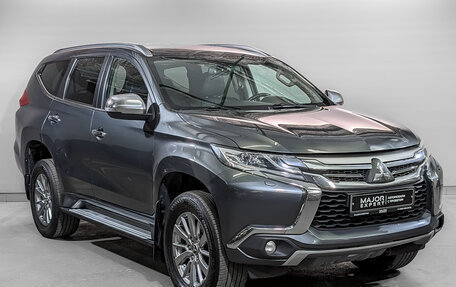 Mitsubishi Pajero Sport III рестайлинг, 2018 год, 2 500 000 рублей, 3 фотография