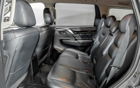 Mitsubishi Pajero Sport III рестайлинг, 2018 год, 2 500 000 рублей, 12 фотография