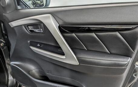 Mitsubishi Pajero Sport III рестайлинг, 2018 год, 2 500 000 рублей, 25 фотография