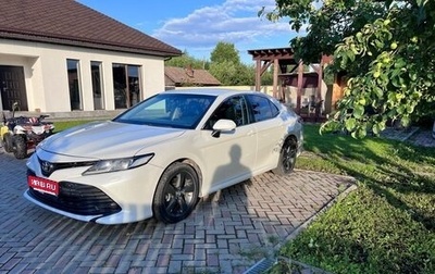 Toyota Camry, 2018 год, 2 000 000 рублей, 1 фотография