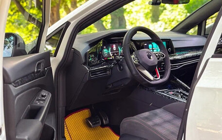 Volkswagen Golf GTI, 2022 год, 3 040 000 рублей, 10 фотография