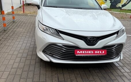 Toyota Camry, 2020 год, 3 100 000 рублей, 2 фотография