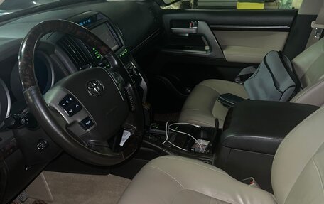 Toyota Land Cruiser 200, 2010 год, 3 180 000 рублей, 7 фотография
