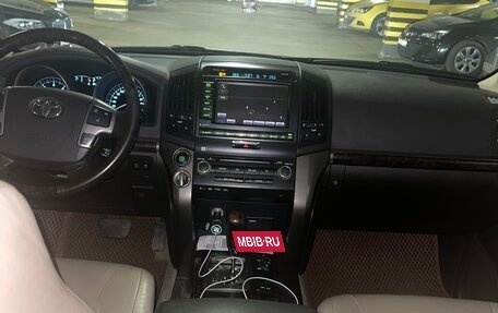 Toyota Land Cruiser 200, 2010 год, 3 180 000 рублей, 8 фотография