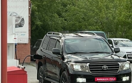Toyota Land Cruiser 200, 2010 год, 3 180 000 рублей, 2 фотография