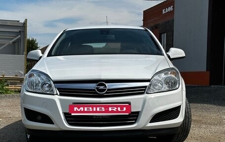 Opel Astra J, 2012 год, 690 000 рублей, 2 фотография