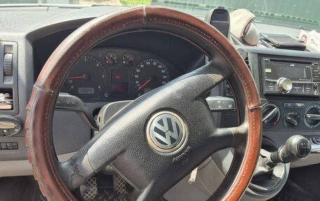 Volkswagen Transporter T5 рестайлинг, 2004 год, 825 000 рублей, 10 фотография